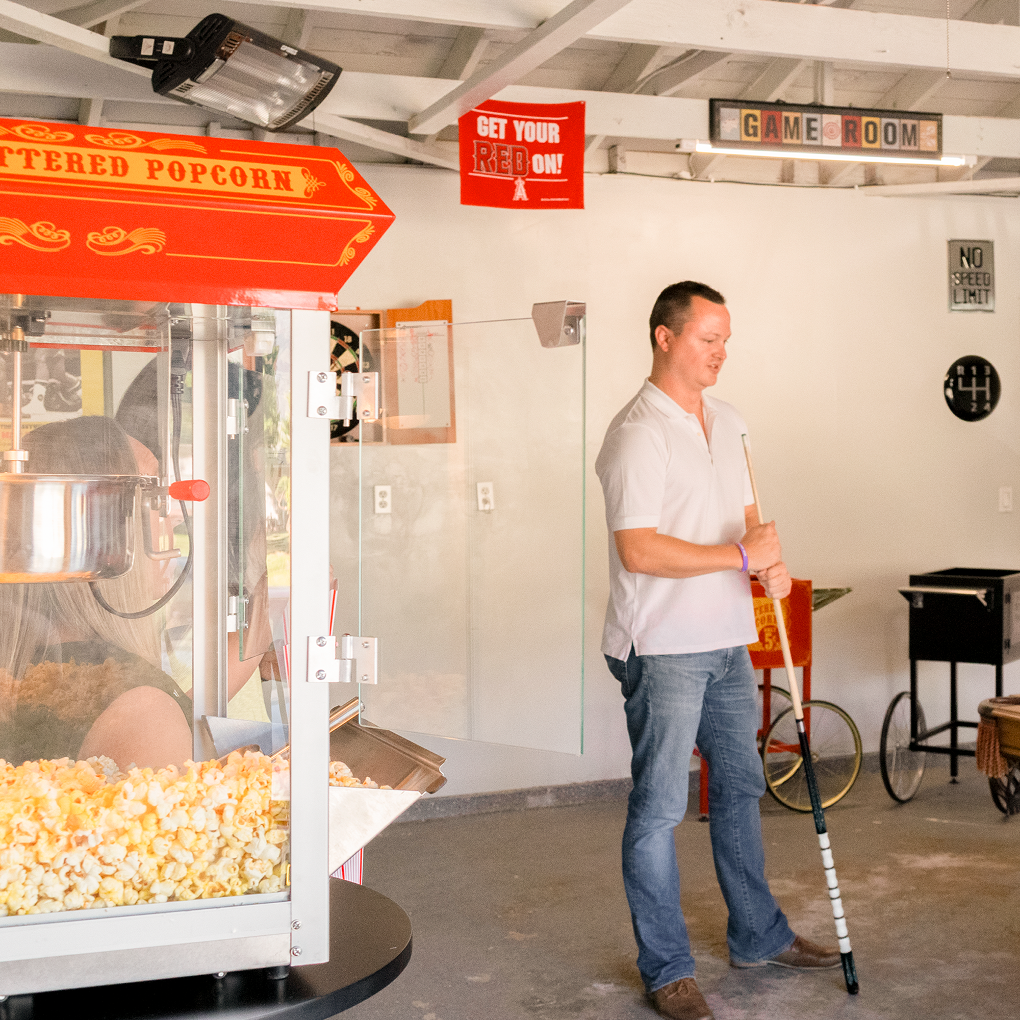 Retro Theater-Style Popcorn Maker