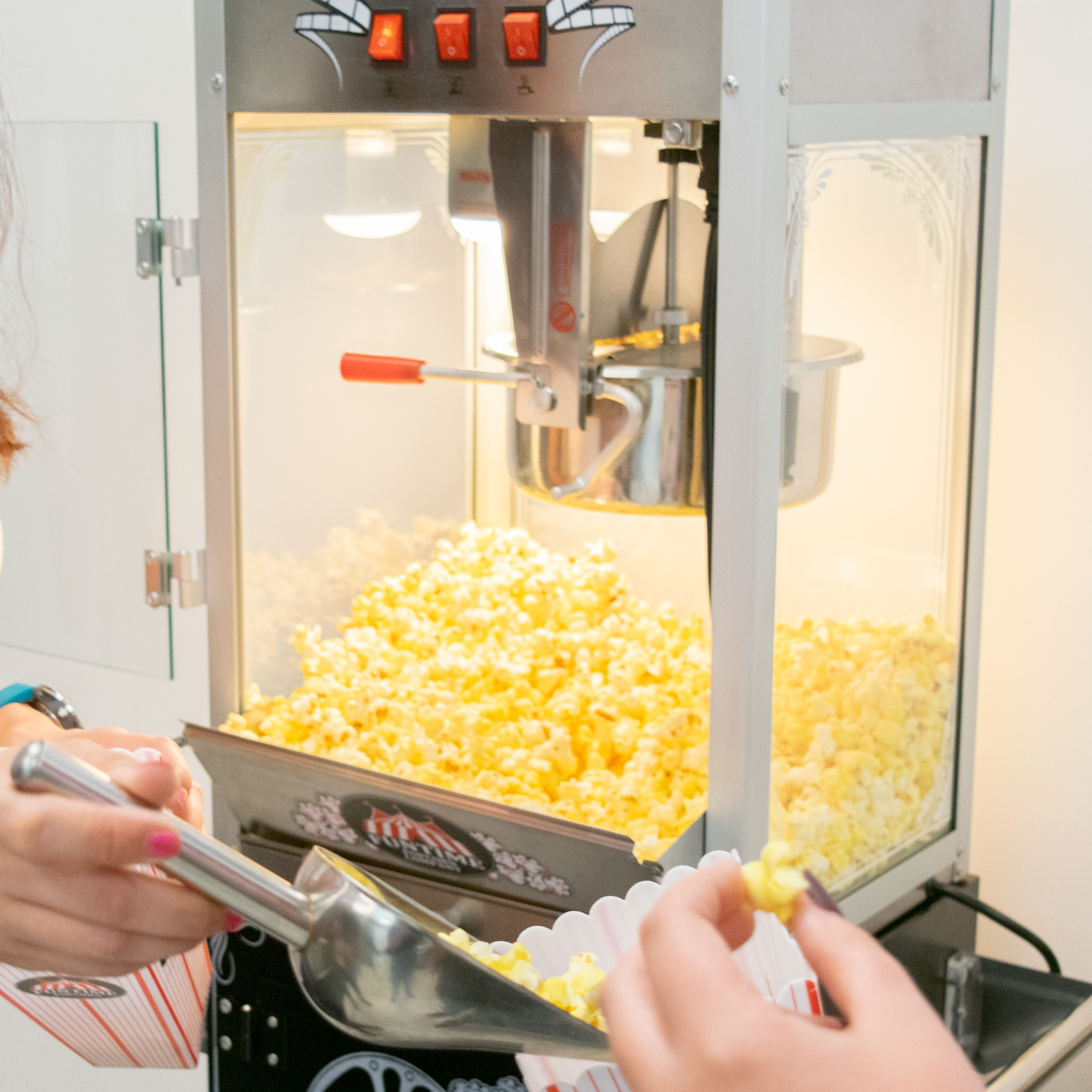 MACHINE, POP CORN – 8 OZ.